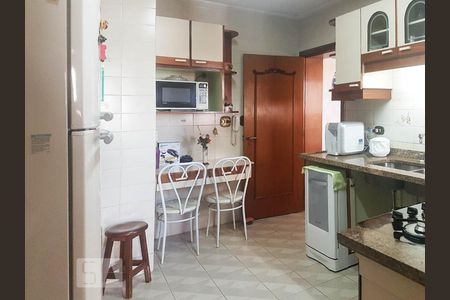 Apartamento para alugar com 155m², 4 quartos e 3 vagas Apartamento para alugar com 155m², 4 quartos e 3 vagasCozinha