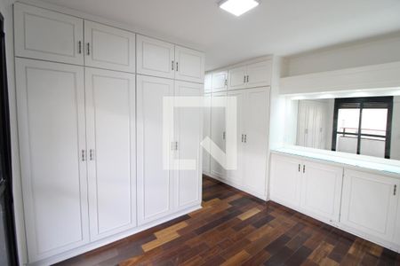 Apartamento à venda com 143m², 4 quartos e 2 vagasQuarto 4