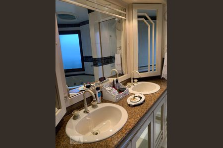 Apartamento à venda com 314m², 5 quartos e 2 vagasBanheiro - Torneira 2