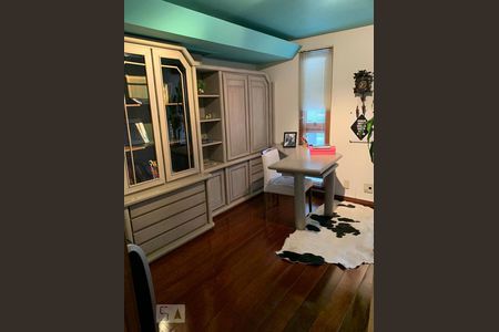 Apartamento à venda com 314m², 5 quartos e 2 vagasDormitório