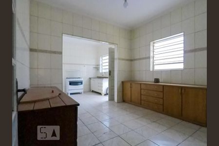 Casa à venda com 285m², 4 quartos e sem vaga