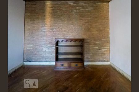 Casa à venda com 285m², 4 quartos e sem vaga