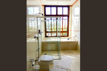 Casa à venda com 293m², 4 quartos e 4 vagas Casa à venda com 293m², 4 quartos e 4 vagasBanheiro