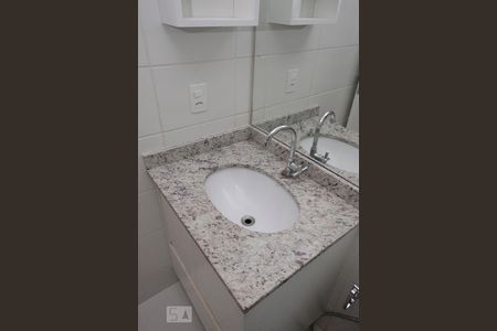 Banheiro de apartamento para alugar com 1 quarto, 50m² em Vila Buarque, São Paulo