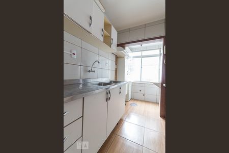 Cozinha de apartamento à venda com 1 quarto, 32m² em Jardim Itu Sabará, Porto Alegre