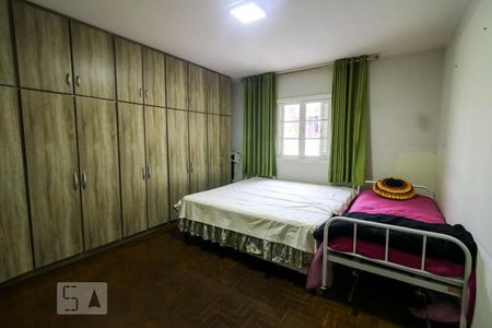 Casa à venda com 338m², 3 quartos e 5 vagas Casa à venda com 338m², 3 quartos e 5 vagasDormitório 2