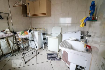 Casa à venda com 338m², 3 quartos e 5 vagas Casa à venda com 338m², 3 quartos e 5 vagasÁrea de Serviço