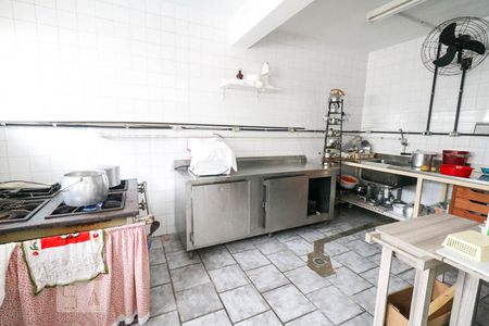 Casa à venda com 338m², 3 quartos e 5 vagas Casa à venda com 338m², 3 quartos e 5 vagasCozinha industrial