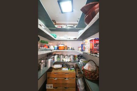 Casa à venda com 338m², 3 quartos e 5 vagas Casa à venda com 338m², 3 quartos e 5 vagasDispensa