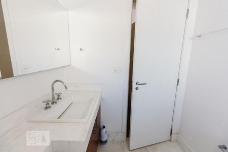Apartamento à venda com 246m², 3 quartos e 5 vagasQuarto 01 Suíte