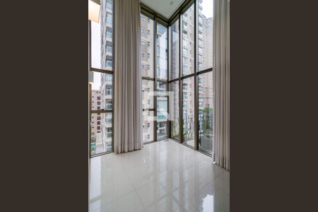 Sala de apartamento para alugar com 1 quarto, 90m² em Jardim Fonte do Morumbi, São Paulo