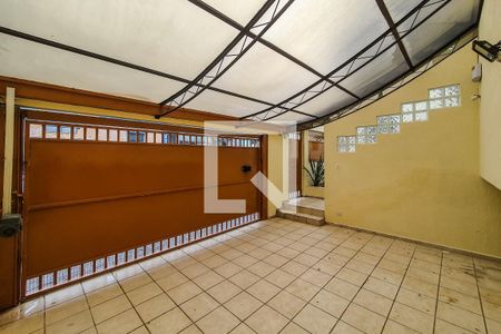 garagem de casa para alugar com 3 quartos, 120m² em Bosque da Saúde, São Paulo