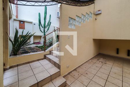 garagem de casa para alugar com 3 quartos, 120m² em Bosque da Saúde, São Paulo