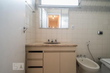 Apartamento à venda com 109m², 3 quartos e 2 vagas Apartamento à venda com 109m², 3 quartos e 2 vagasBanheiro Suíte
