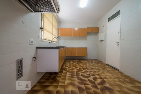 Apartamento à venda com 109m², 3 quartos e 2 vagas Apartamento à venda com 109m², 3 quartos e 2 vagasCozinha