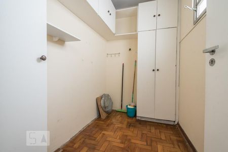 Apartamento à venda com 109m², 3 quartos e 2 vagas Apartamento à venda com 109m², 3 quartos e 2 vagasQuarto de Serviço