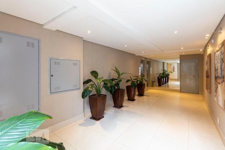 Apartamento para alugar com 136m², 3 quartos e 2 vagasHall social