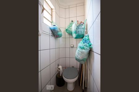 Apartamento à venda com 100m², 2 quartos e sem vaga Apartamento à venda com 100m², 2 quartos e sem vagaBanheiro de Serviço