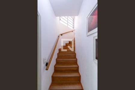 Escada de casa para alugar com 3 quartos, 167m² em Jabaquara, São Paulo