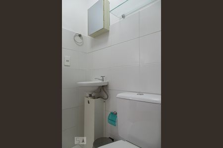 Apartamento à venda com 48m², 2 quartos e sem vaga Apartamento à venda com 48m², 2 quartos e sem vagaBanheiro