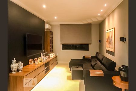 Apartamento à venda com 450m², 6 quartos e 5 vagas Apartamento à venda com 450m², 6 quartos e 5 vagasSala de Estar