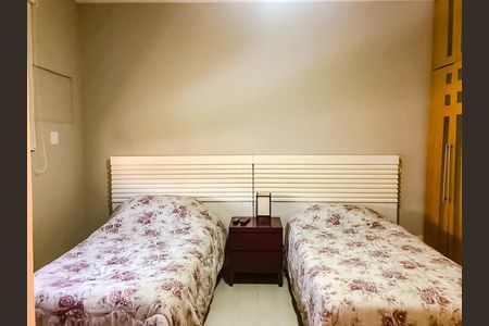 Apartamento à venda com 450m², 6 quartos e 5 vagas Apartamento à venda com 450m², 6 quartos e 5 vagasSuíte 1