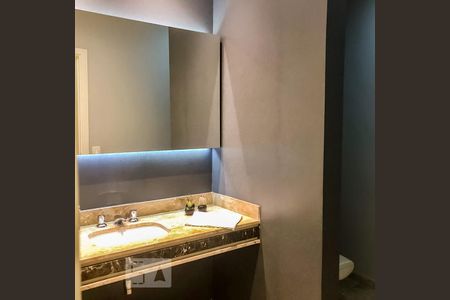 Apartamento à venda com 450m², 6 quartos e 5 vagas Apartamento à venda com 450m², 6 quartos e 5 vagasLavabo