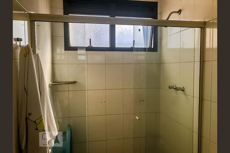 Apartamento à venda com 450m², 6 quartos e 5 vagas Apartamento à venda com 450m², 6 quartos e 5 vagasBanheiro da Suíte 2