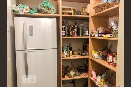 Apartamento à venda com 450m², 6 quartos e 5 vagas Apartamento à venda com 450m², 6 quartos e 5 vagasDespensa