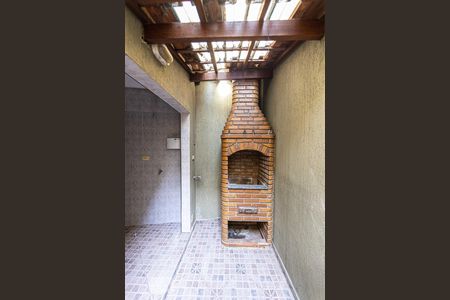 Casa à venda com 250m², 3 quartos e 3 vagas Casa à venda com 250m², 3 quartos e 3 vagasChurrasqueira