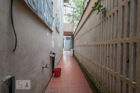 Casa à venda com 600m², 1 quarto e 8 vagasCorredor lateral