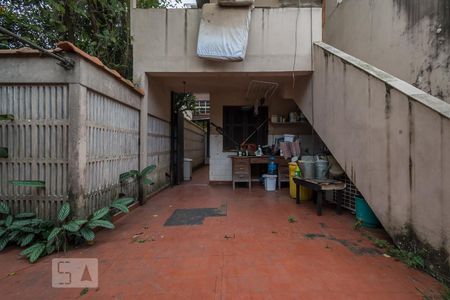 Casa à venda com 600m², 1 quarto e 8 vagasQuintal