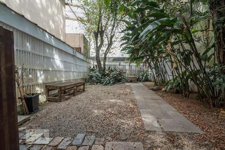 Casa à venda com 600m², 1 quarto e 8 vagasQuintal