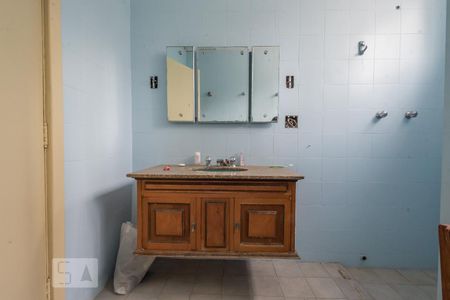 Casa à venda com 600m², 1 quarto e 8 vagasBanheiro 2