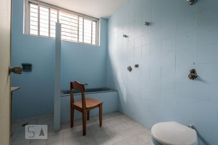 Casa à venda com 600m², 1 quarto e 8 vagasBanheiro 2