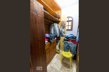 Casa à venda com 317m², 7 quartos e 4 vagasCloset quarto 1 suíte
