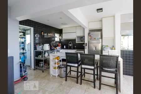 Apartamento à venda com 140m², 4 quartos e 2 vagas