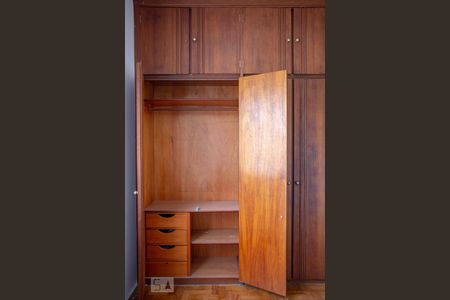 Apartamento à venda com 130m², 3 quartos e sem vaga Apartamento à venda com 130m², 3 quartos e sem vagaQuarto 1 - Armários