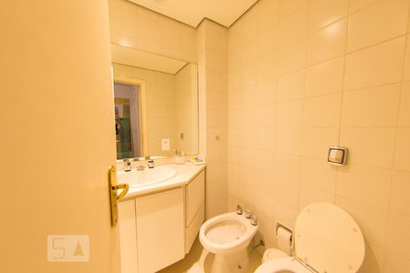 Apartamento à venda com 204m², 3 quartos e 3 vagas Apartamento à venda com 204m², 3 quartos e 3 vagasBanheiro da Suíte 3