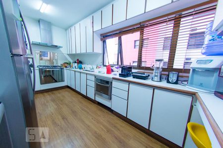 Apartamento à venda com 204m², 3 quartos e 3 vagas Apartamento à venda com 204m², 3 quartos e 3 vagasCoozinha