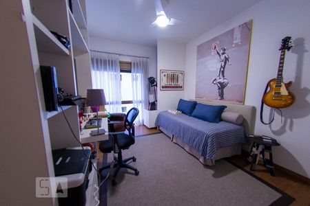 Apartamento à venda com 204m², 3 quartos e 3 vagas Apartamento à venda com 204m², 3 quartos e 3 vagasSuite 2