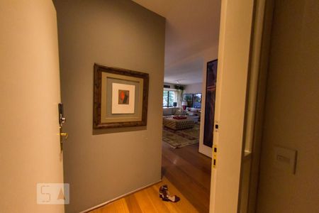 Apartamento à venda com 204m², 3 quartos e 3 vagas Apartamento à venda com 204m², 3 quartos e 3 vagasHall