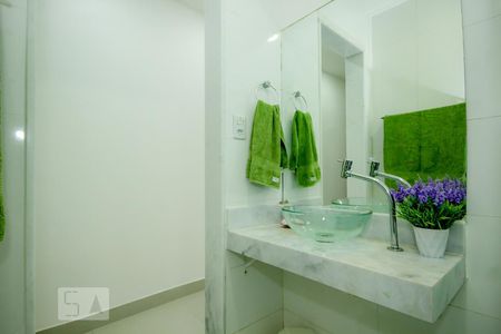 Banheiro de apartamento à venda com 1 quarto, 24m² em Copacabana, Rio de Janeiro