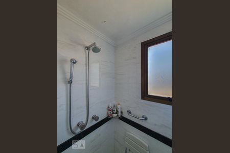 Apartamento à venda com 220m², 4 quartos e 3 vagas Apartamento à venda com 220m², 4 quartos e 3 vagasDetalhe do banheiro da suíte 1