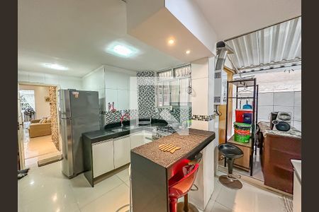 Apartamento à venda com 150m², 4 quartos e 1 vaga Apartamento à venda com 150m², 4 quartos e 1 vagaCozinha