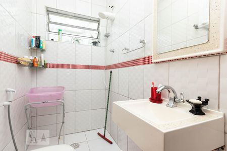 Casa à venda com 180m², 3 quartos e 4 vagas Casa à venda com 180m², 3 quartos e 4 vagasBanheiro