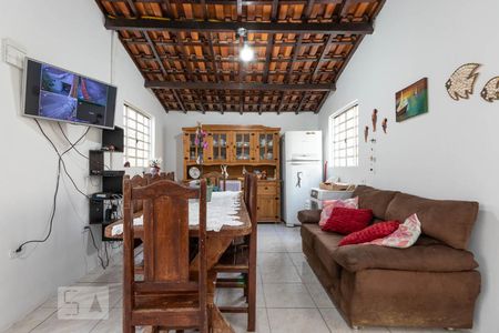 Casa à venda com 180m², 3 quartos e 4 vagas Casa à venda com 180m², 3 quartos e 4 vagasCopa