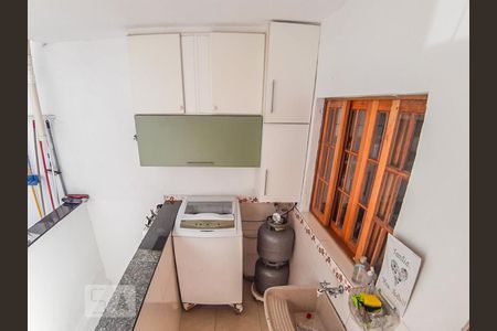Casa à venda com 140m², 3 quartos e 4 vagas Casa à venda com 140m², 3 quartos e 4 vagasBanheiro