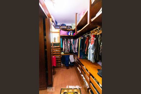 Casa à venda com 340m², 3 quartos e sem vagaCloset da Suíte 2