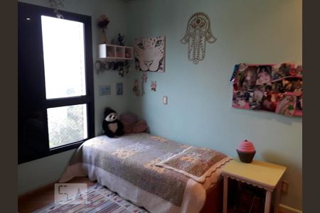 Apartamento à venda com 269m², 4 quartos e 4 vagas Apartamento à venda com 269m², 4 quartos e 4 vagasQuarto